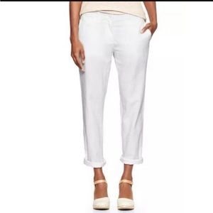 Gap Women’s Girlfriend Khaki size 20. White Color.